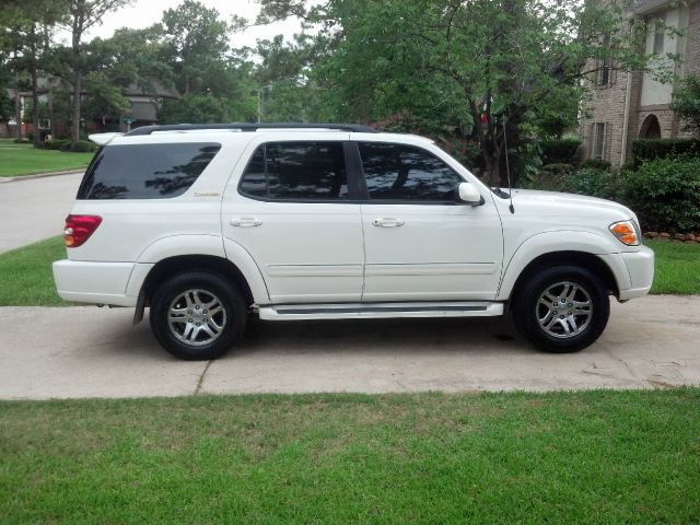 Toyota Sequoia 2004 photo 33