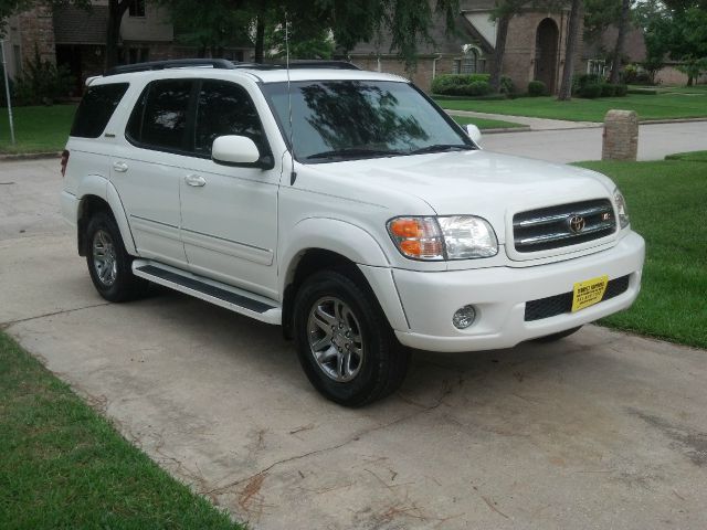 Toyota Sequoia 2004 photo 34