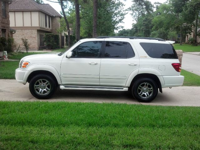 Toyota Sequoia 2004 photo 38