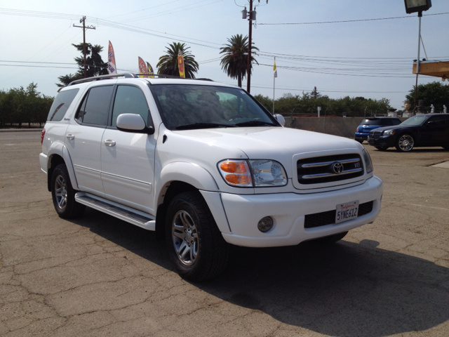 Toyota Sequoia 2004 photo 4