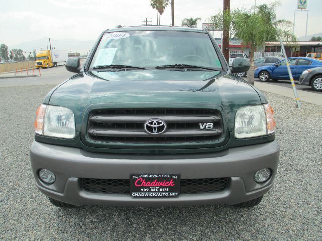 Toyota Sequoia 2004 photo 1