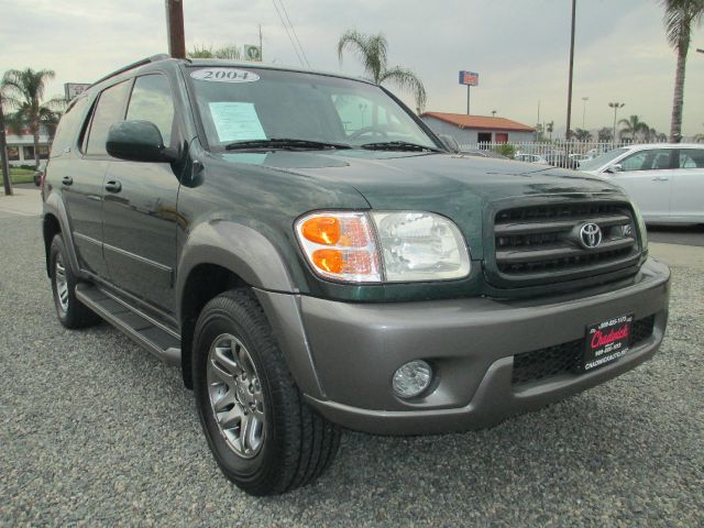 Toyota Sequoia 2004 photo 3