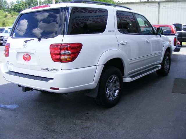 Toyota Sequoia 2004 photo 13