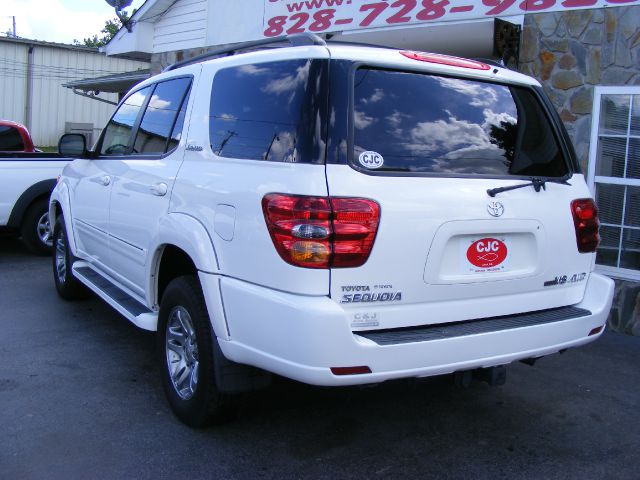 Toyota Sequoia 2004 photo 14