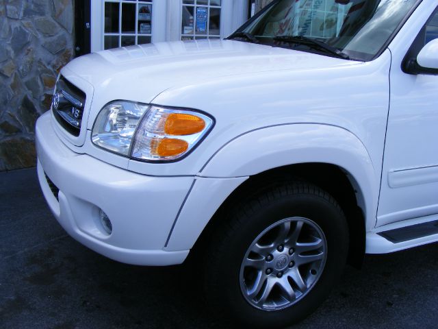 Toyota Sequoia 2004 photo 6