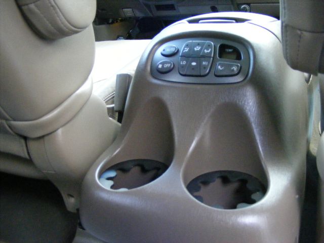 Toyota Sequoia 2004 photo 8