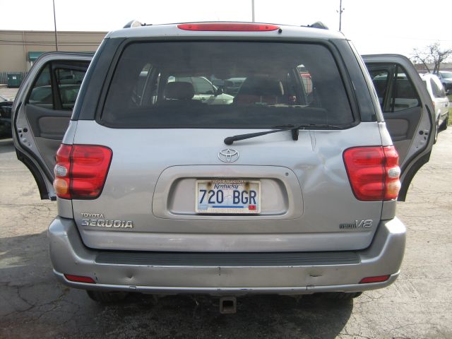 Toyota Sequoia 2004 photo 4