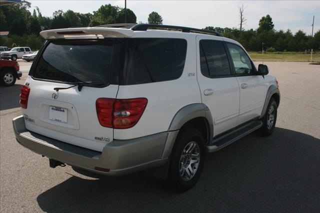 Toyota Sequoia 2004 photo 1