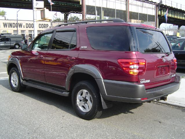 Toyota Sequoia 2004 photo 1