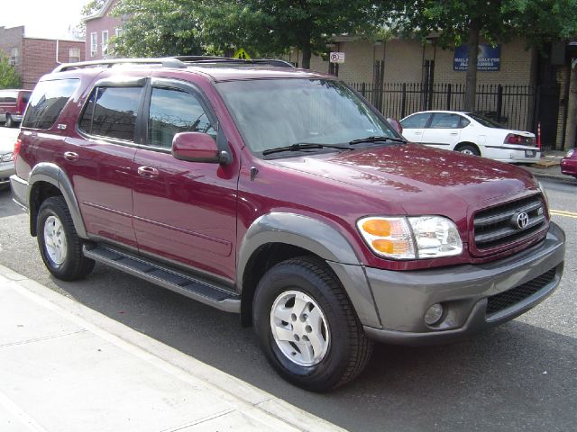 Toyota Sequoia 2004 photo 2