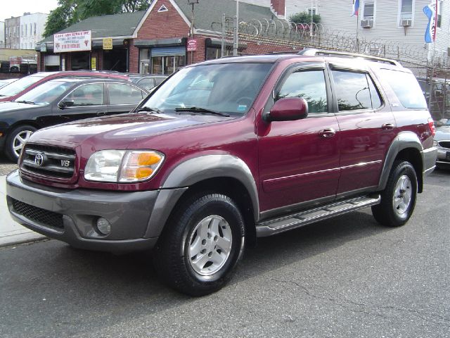 Toyota Sequoia 2004 photo 3