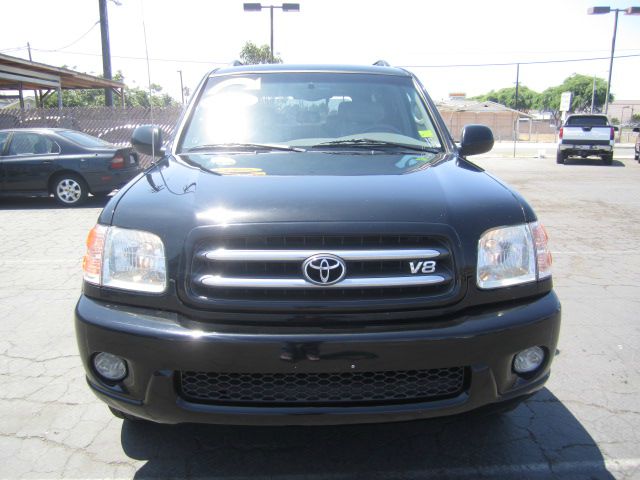 Toyota Sequoia 2004 photo 2