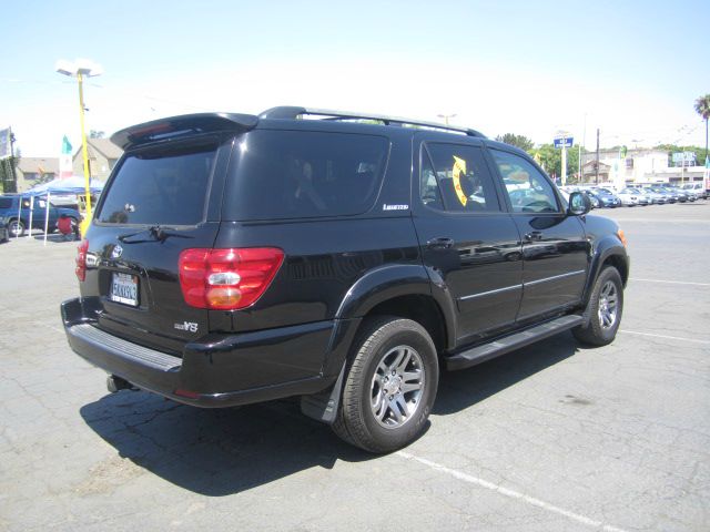 Toyota Sequoia 2004 photo 3