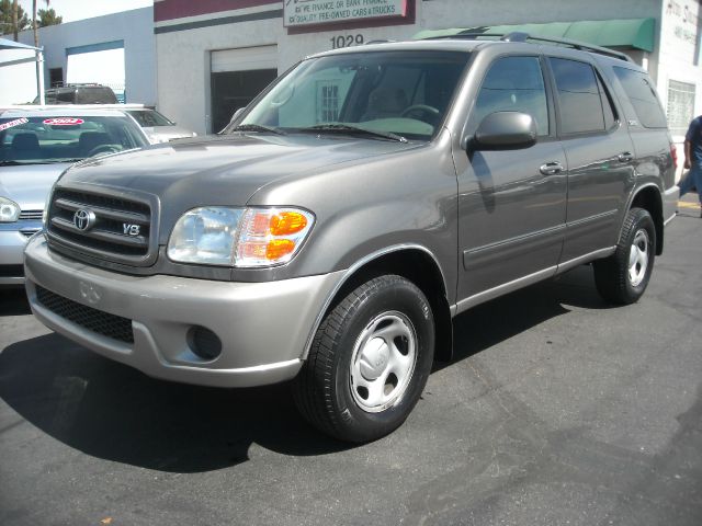 Toyota Sequoia 2004 photo 3