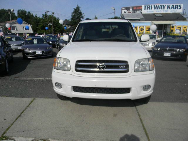 Toyota Sequoia 2004 photo 4