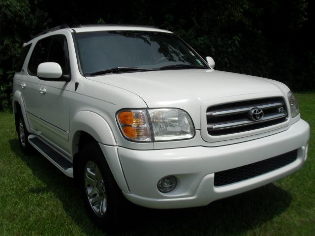 Toyota Sequoia 2004 photo 1