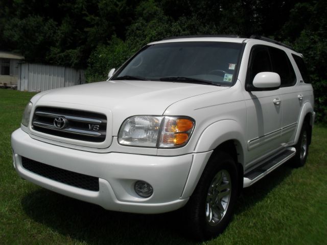 Toyota Sequoia 2004 photo 2