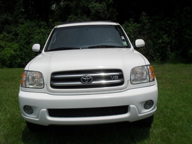 Toyota Sequoia 2004 photo 3