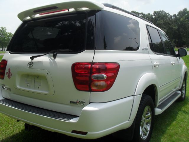 Toyota Sequoia 2004 photo 4