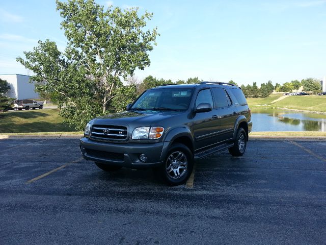 Toyota Sequoia 2004 photo 1