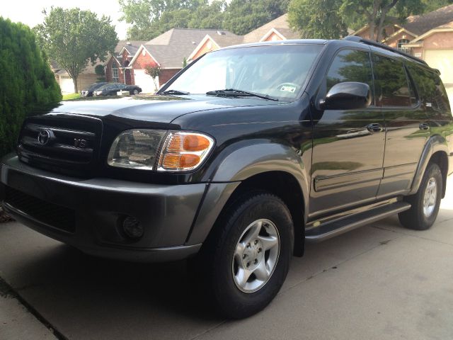 Toyota Sequoia 2004 photo 1