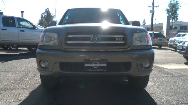 Toyota Sequoia 2004 photo 1