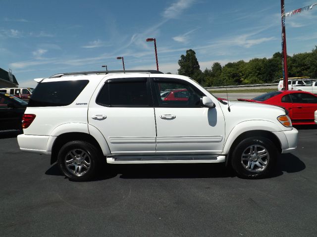 Toyota Sequoia 2004 photo 1