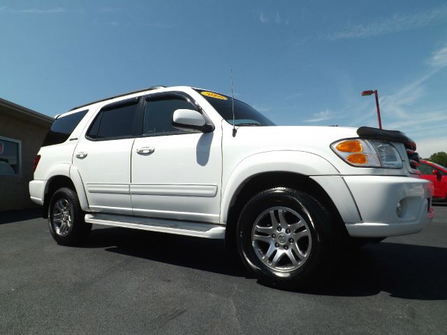 Toyota Sequoia 2004 photo 2