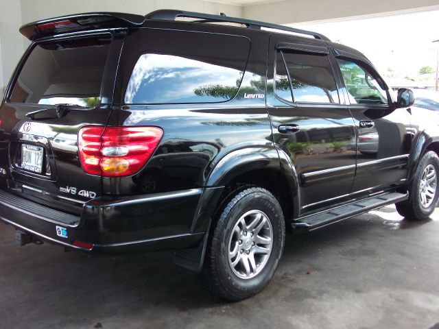 Toyota Sequoia 2004 photo 2