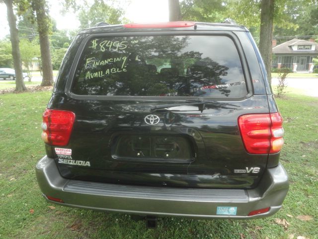 Toyota Sequoia 2004 photo 1