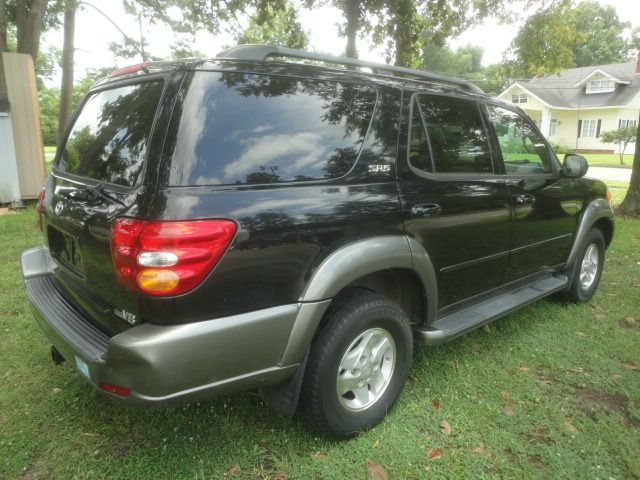 Toyota Sequoia 2004 photo 4