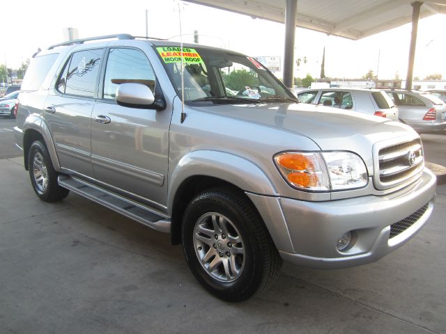 Toyota Sequoia 2004 photo 3