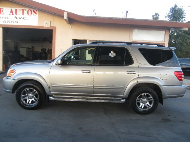 Toyota Sequoia 2004 photo 4