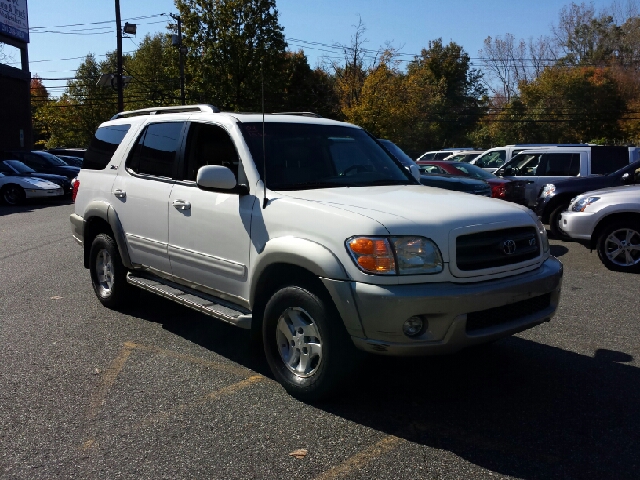 Toyota Sequoia 2004 photo 3