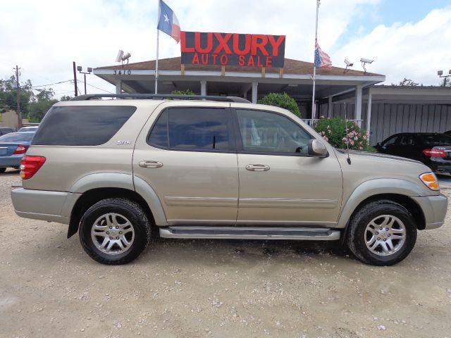 Toyota Sequoia 2004 photo 1