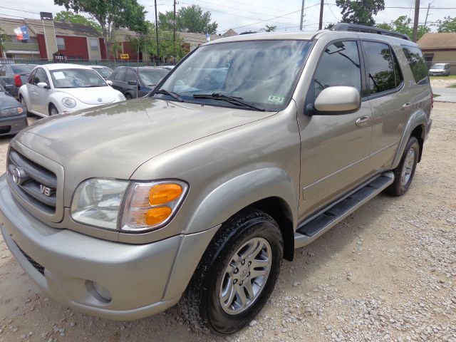 Toyota Sequoia 2004 photo 2