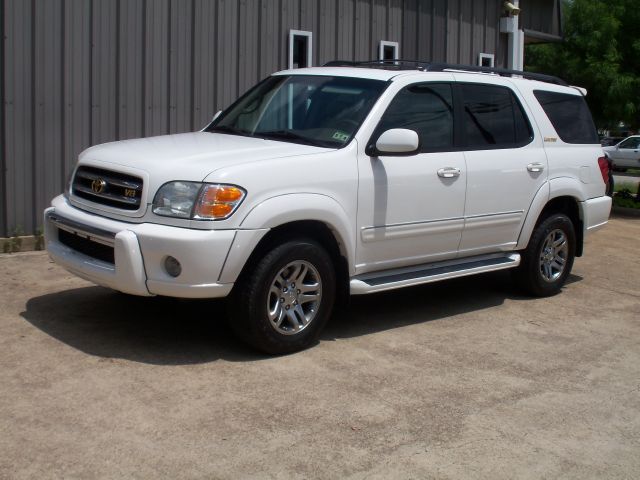 Toyota Sequoia 2004 photo 4