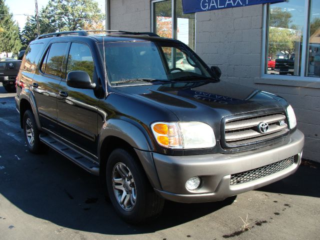 Toyota Sequoia 2004 photo 4