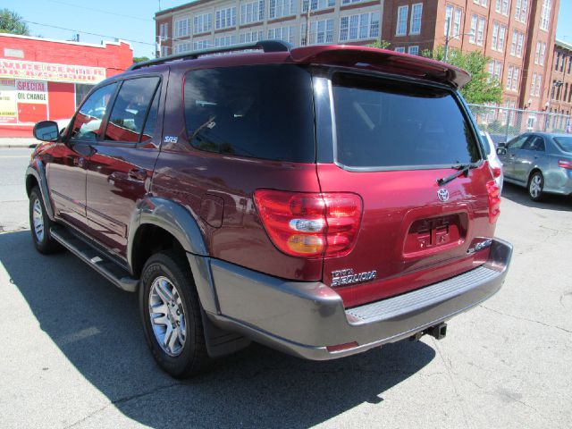 Toyota Sequoia 2004 photo 3