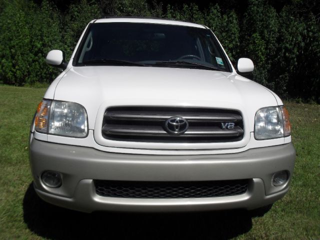 Toyota Sequoia 2004 photo 2