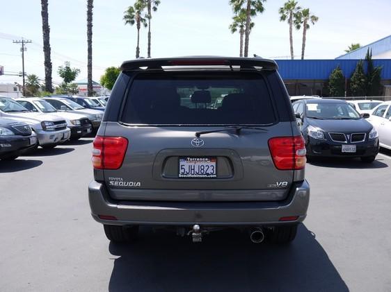 Toyota Sequoia 2004 photo 1