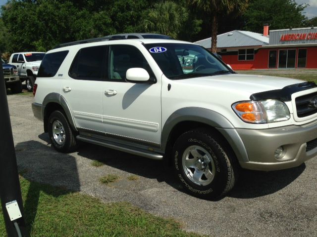 Toyota Sequoia 2004 photo 4