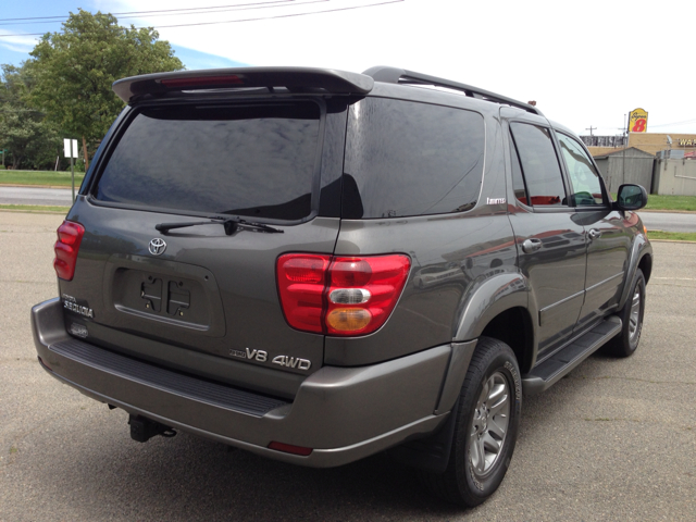 Toyota Sequoia 2004 photo 14