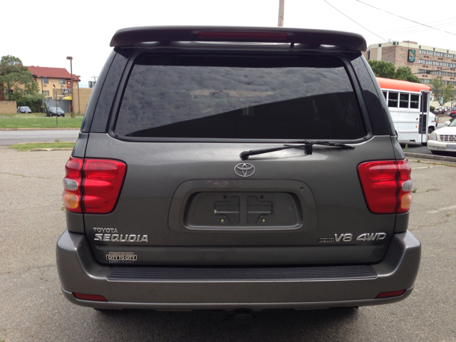 Toyota Sequoia 2004 photo 15