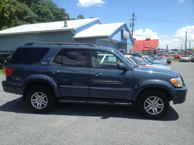 Toyota Sequoia 2005 photo 1