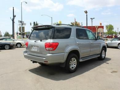 Toyota Sequoia 2005 photo 2