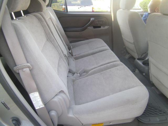 Toyota Sequoia 2005 photo 4