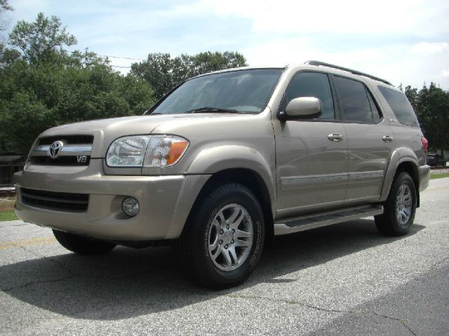 Toyota Sequoia 2005 photo 1