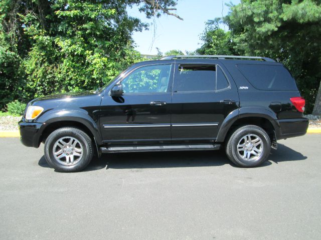 Toyota Sequoia 2005 photo 1