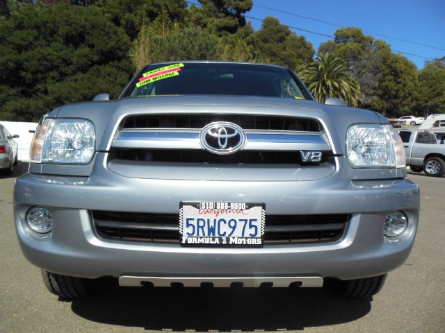 Toyota Sequoia 2005 photo 1